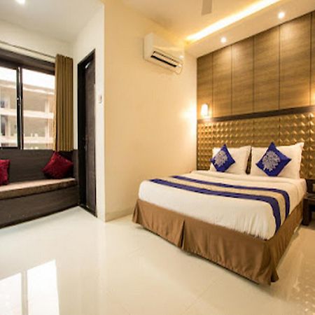 Cherrystay Kiran Inn Индаур Экстерьер фото