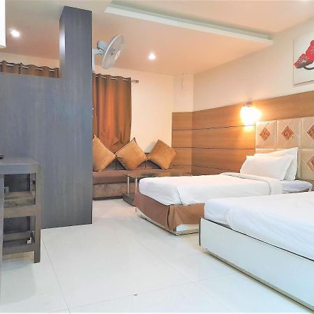 Cherrystay Kiran Inn Индаур Экстерьер фото