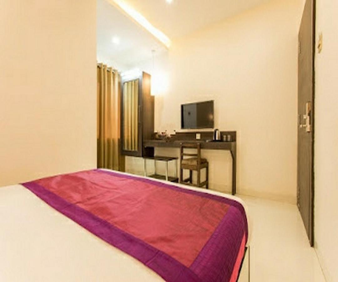 Cherrystay Kiran Inn Индаур Экстерьер фото
