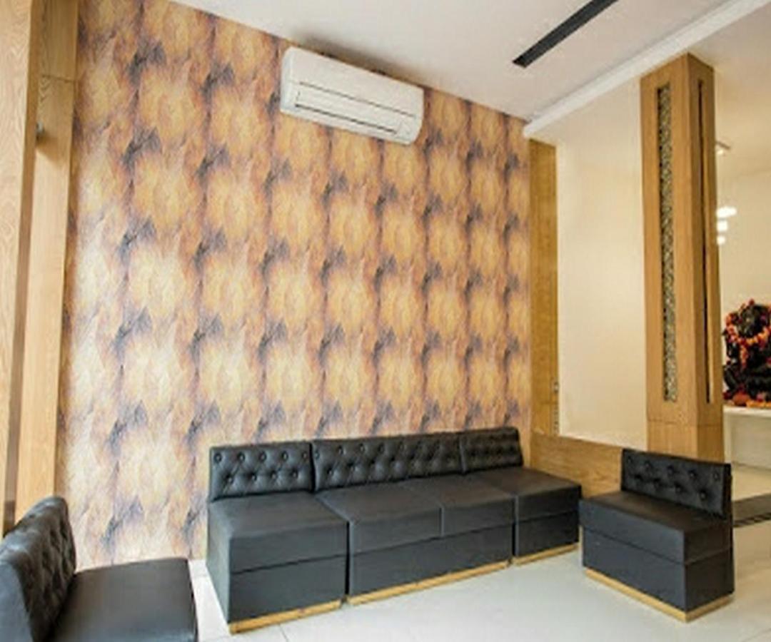 Cherrystay Kiran Inn Индаур Экстерьер фото