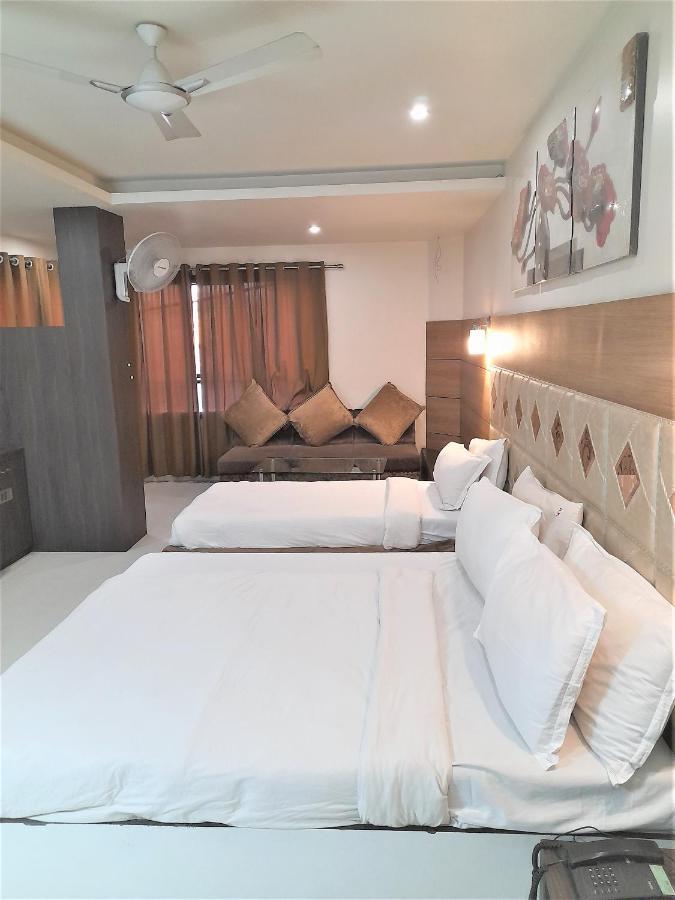 Cherrystay Kiran Inn Индаур Экстерьер фото